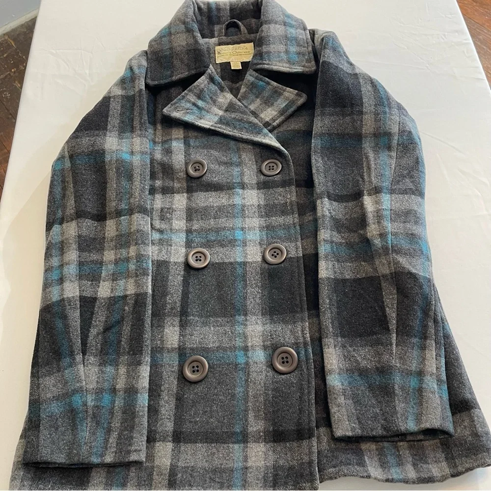 Cabelas, women’s outerwear, Preowned, size S/P dry clean only.